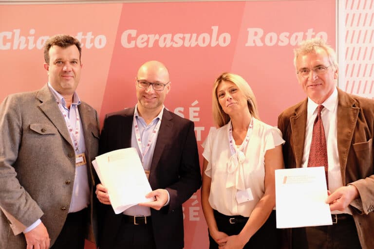 Patto Rosé, firmato l’accordo con il consorzio vini Cirò