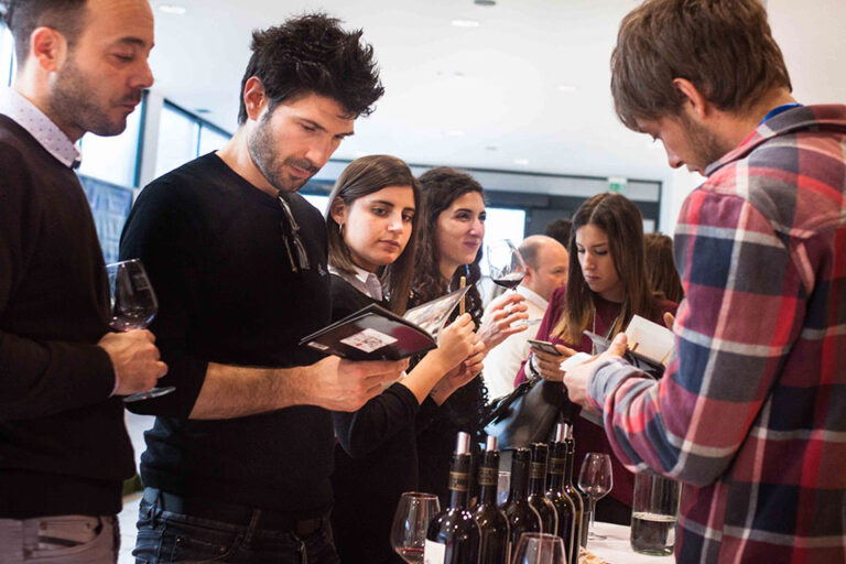 Vinifera a Trento: una due giorni per conoscere i vini artigianali dell’arco alpino