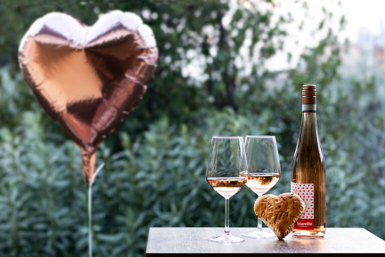 Chiaretto di Bardolino: San Valentino si tinge di rosa sul lago di Garda e a Verona