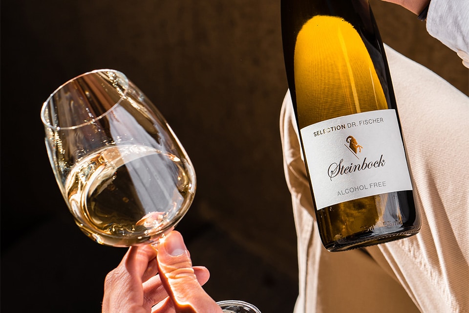 vino senza alcol hofstatter linea steinbock
