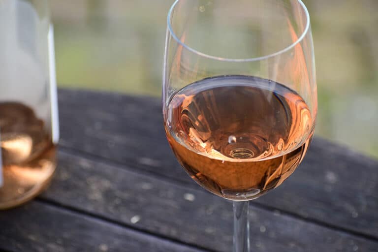 Cambiano i consumi di vino nelle case degli italiani