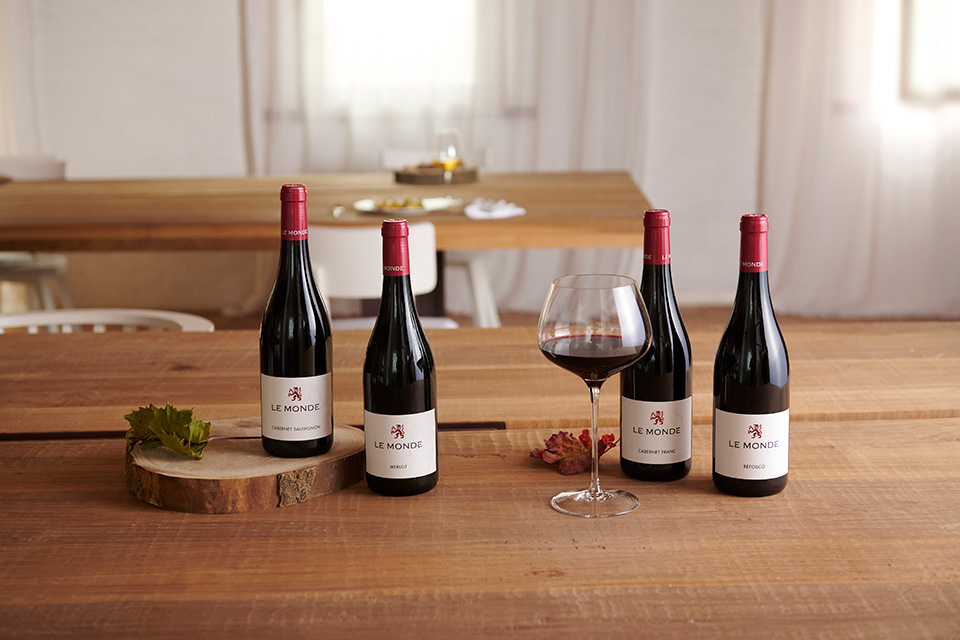 enoturismo con degustazione vini le monde